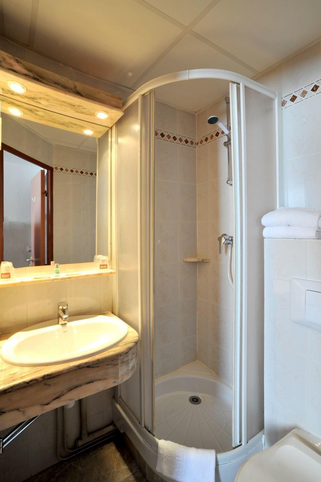 Brit Hotel Toulon - La Valette ภายนอก รูปภาพ