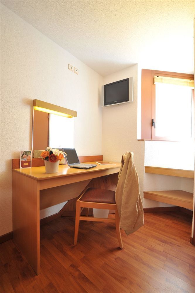Brit Hotel Toulon - La Valette ภายนอก รูปภาพ