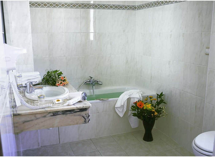 Brit Hotel Toulon - La Valette ภายนอก รูปภาพ